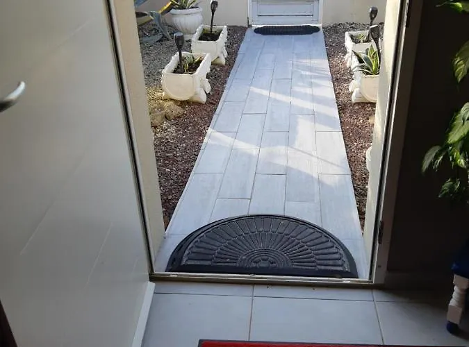 Lit Double Dans Pavillon , Chez Lilyanne * Tonnay-Charente